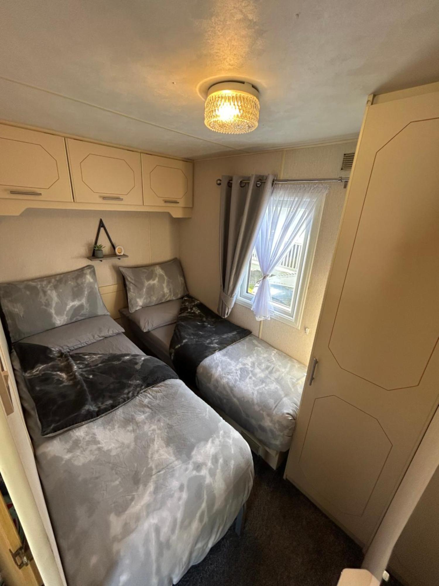 Baileys Caravan Hire - Sealands Plot 26 - Dog Friendly 잉골드멜스 외부 사진