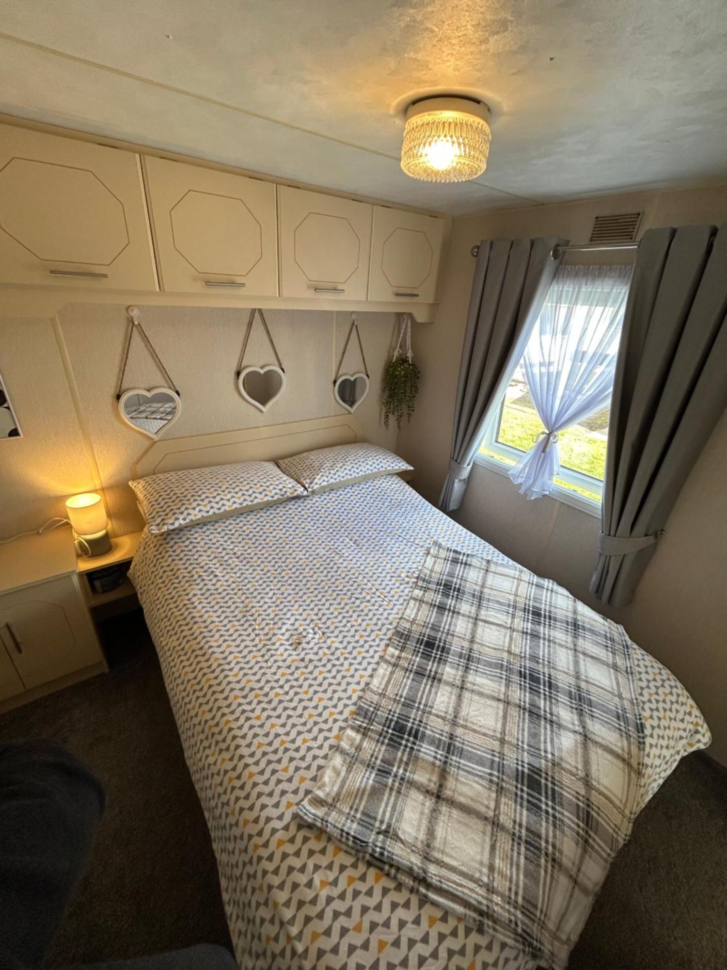 Baileys Caravan Hire - Sealands Plot 26 - Dog Friendly 잉골드멜스 외부 사진